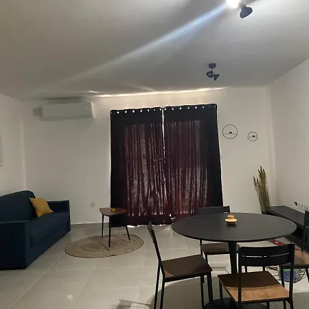 Comfy Nest - Sliema Area グジラ